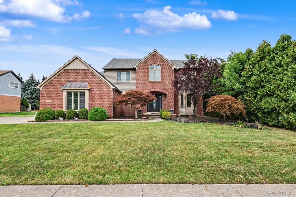 214 Robert Court, Canton charter township