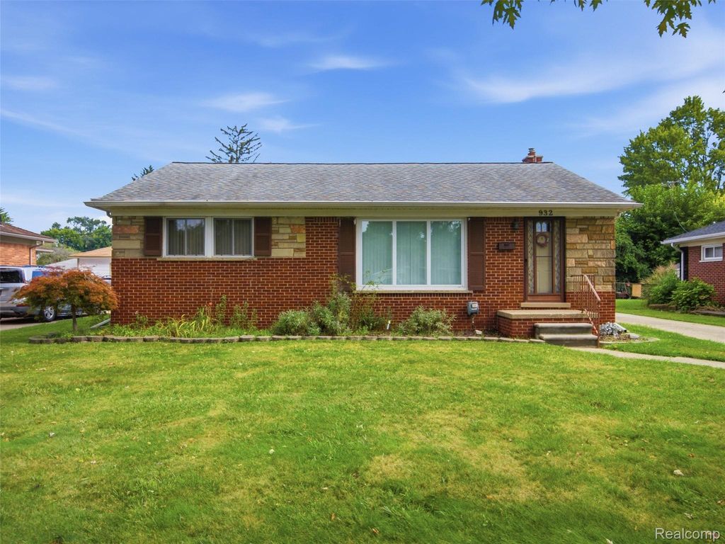 932 N Esplanade Street, Mount Clemens