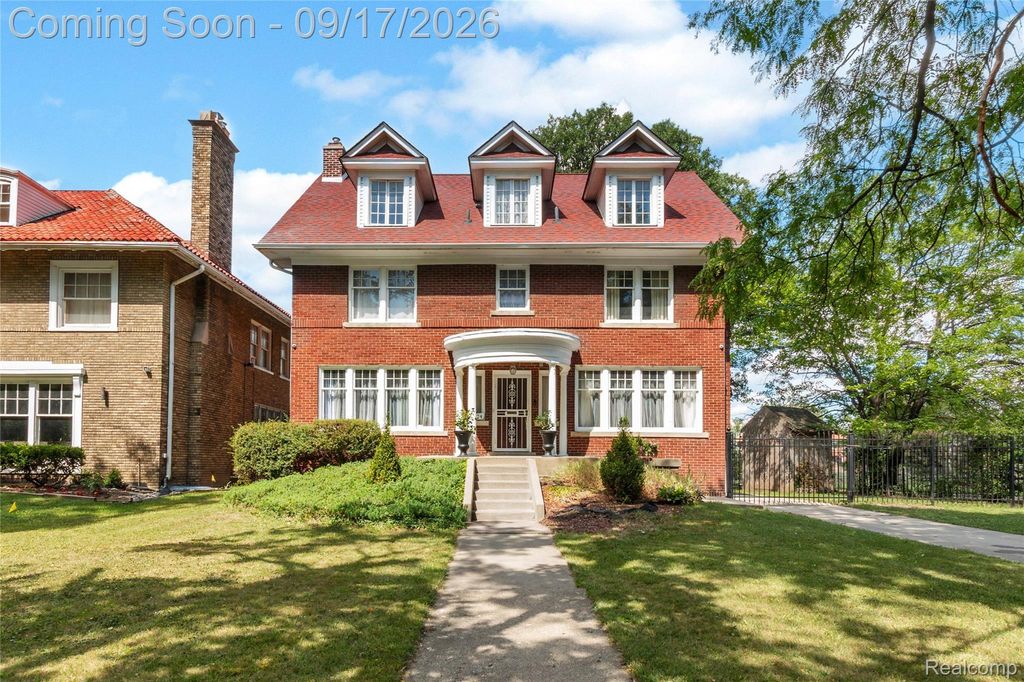 1474 W Boston Boulevard, Detroit