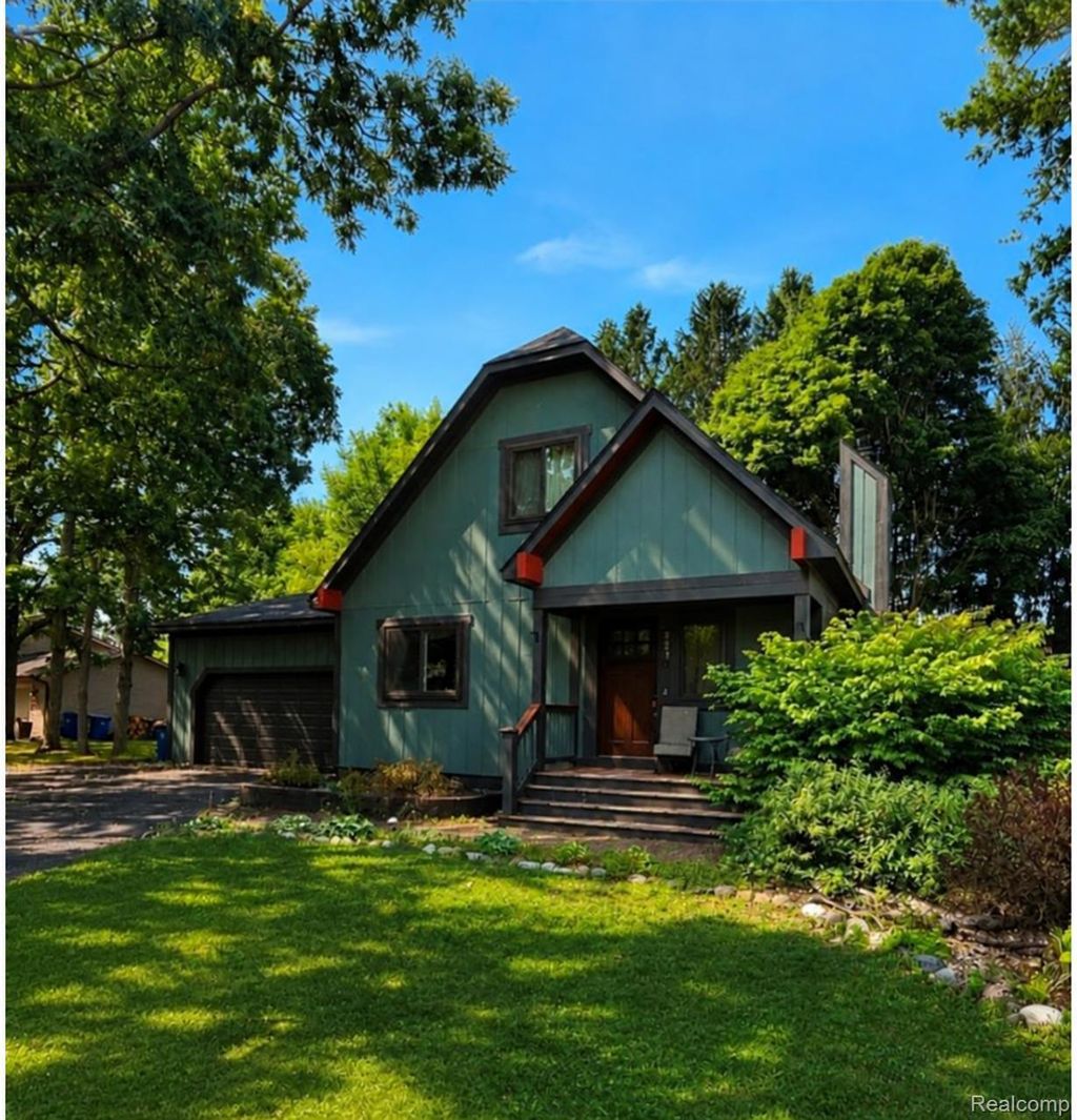 705 Estes Court, Waterford
