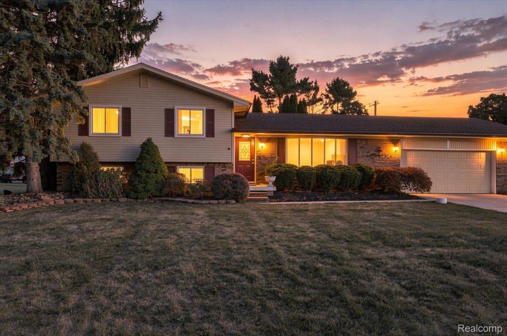 37582 Whitney Drive, Wayne