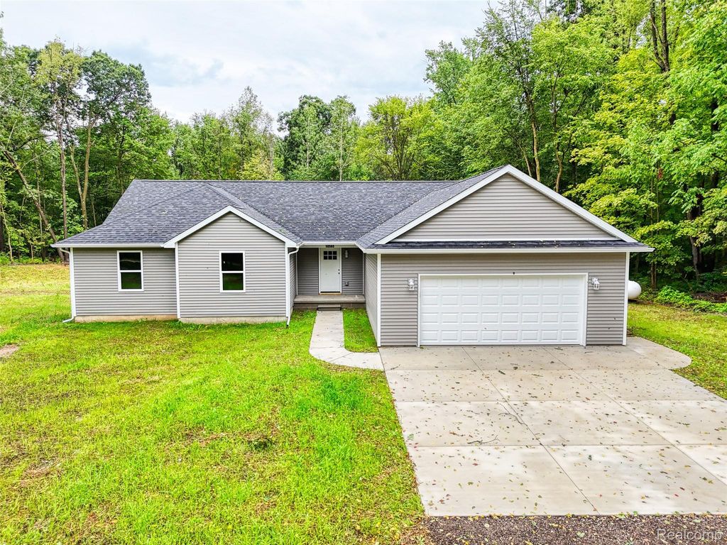 10565 W Allen Road, Conway township