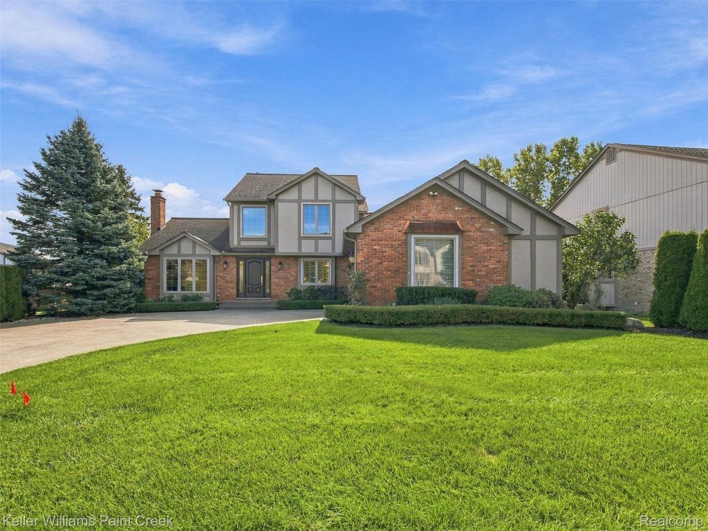 1066 Grandview Drive, Rochester Hills