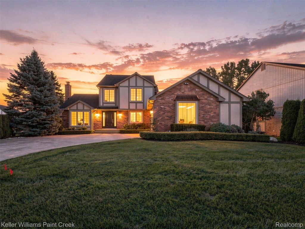 1066 Grandview Drive, Rochester Hills