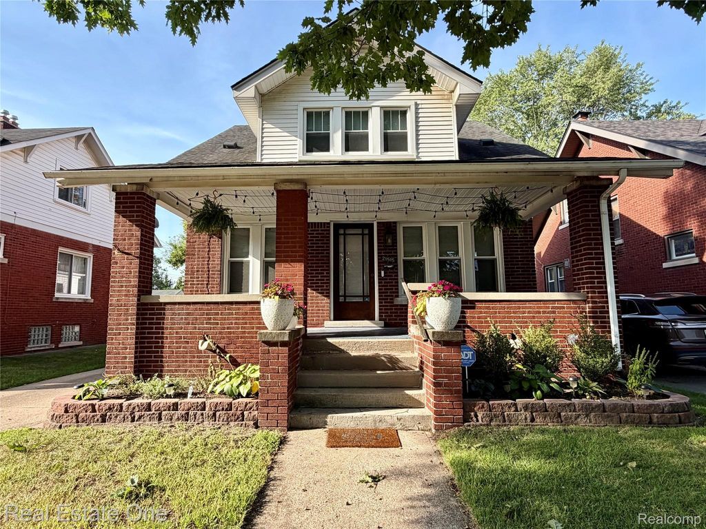 21515 Tenny Street, Dearborn city