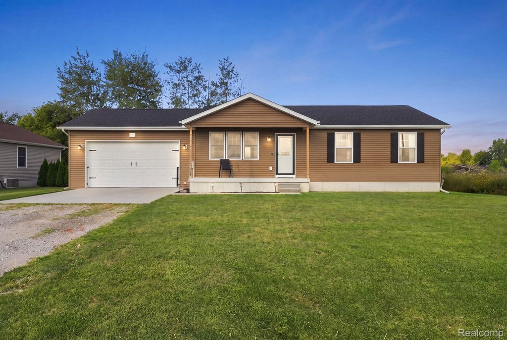 629 Range Road, Kimball township