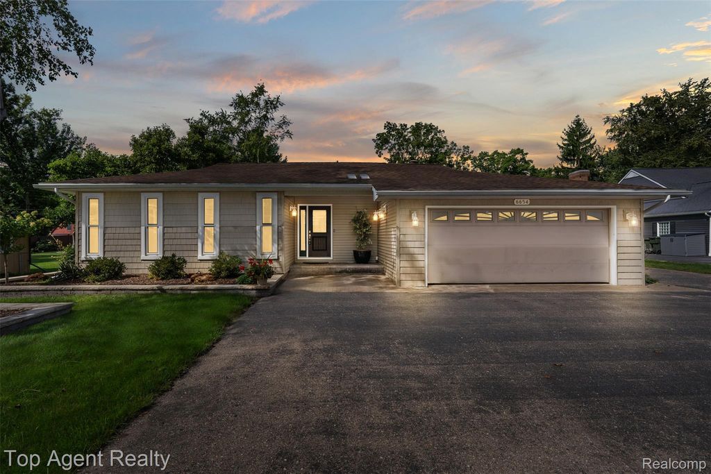 6654 Orion Road, Rochester Hills