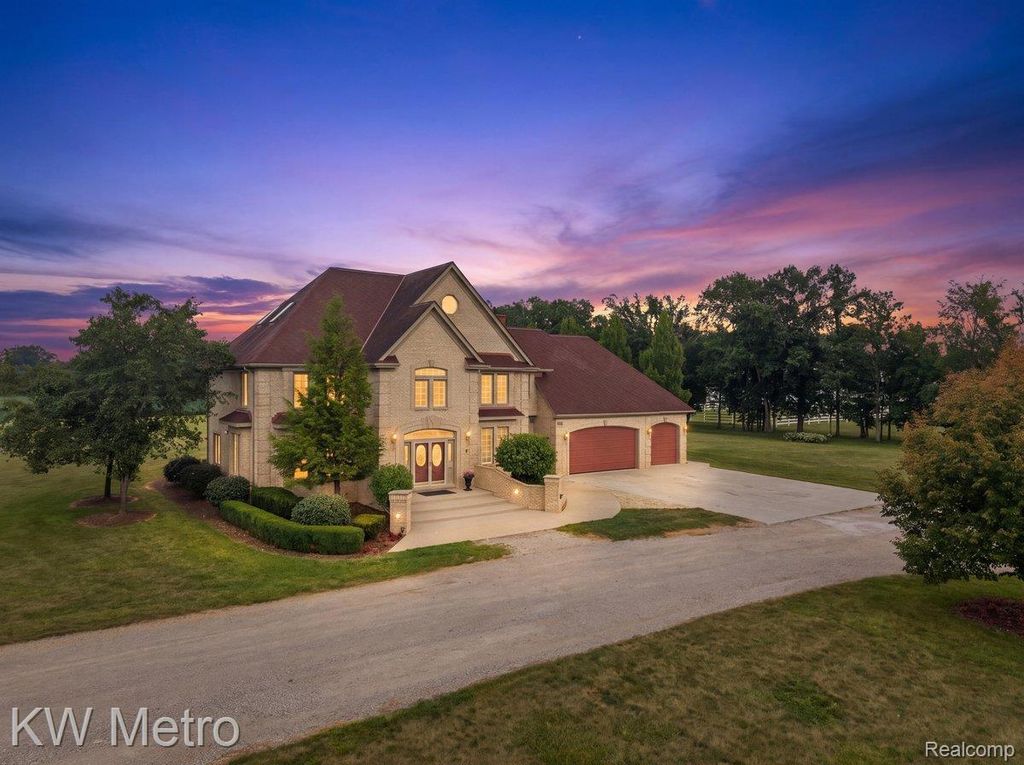 54720 Foss Road, Macomb