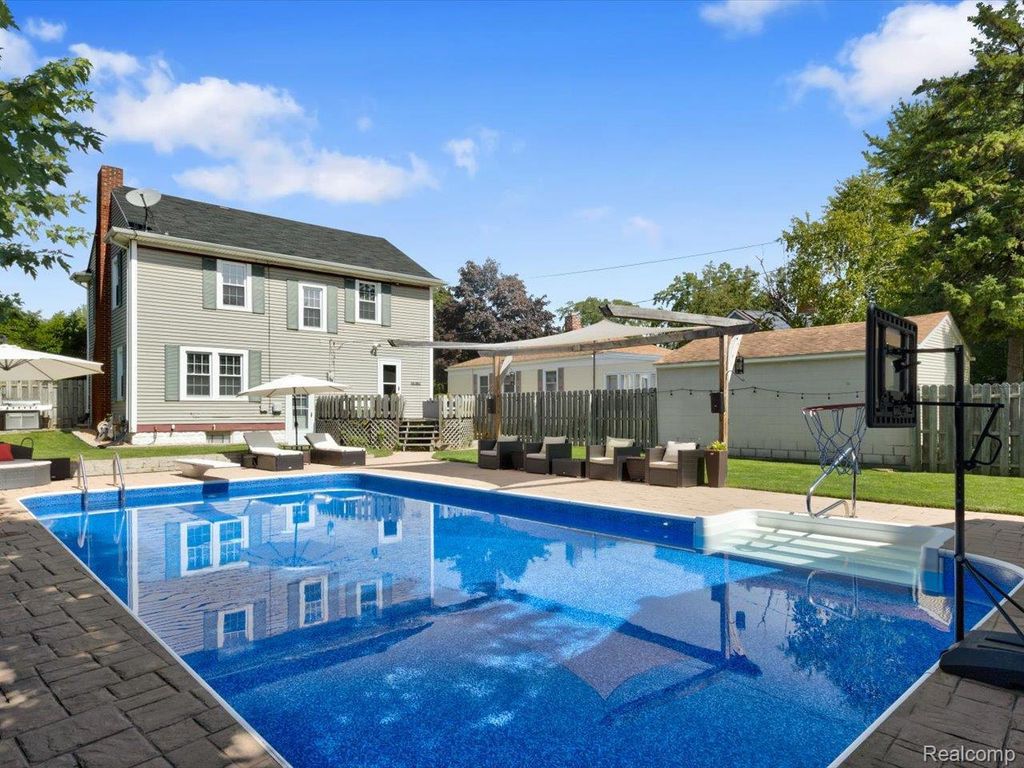 1424 Court Street, Port Huron