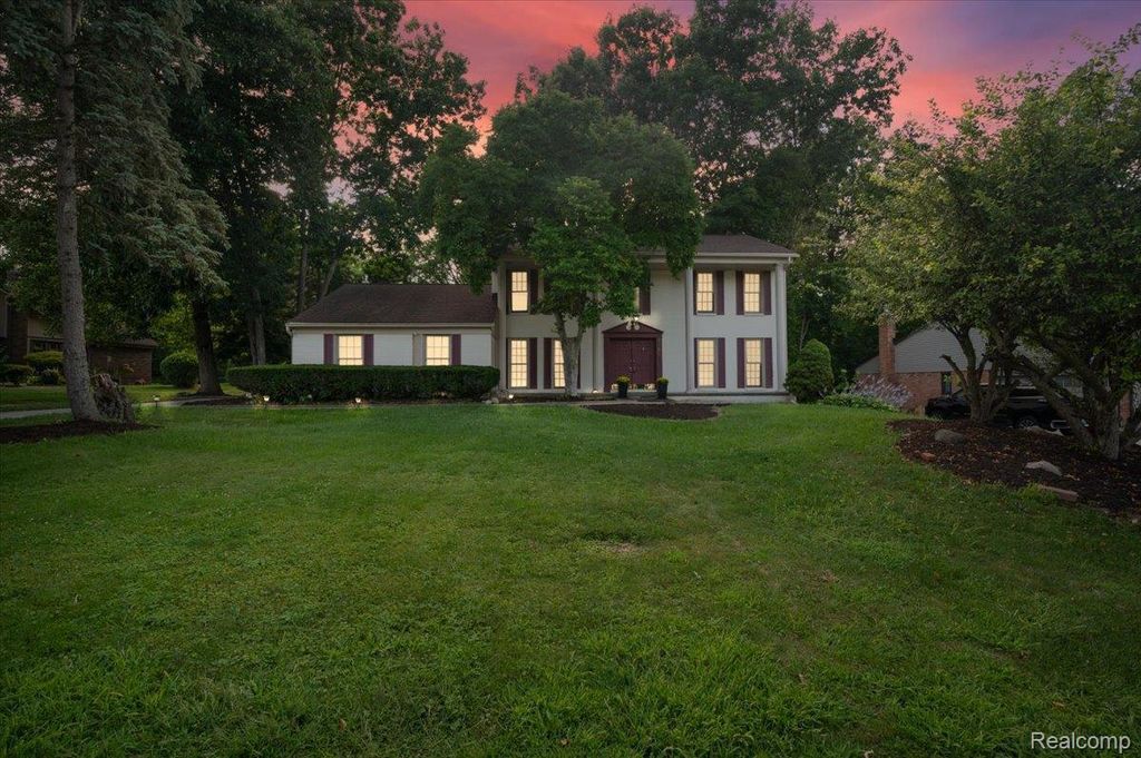 2196 Willow Leaf Drive, Rochester Hills
