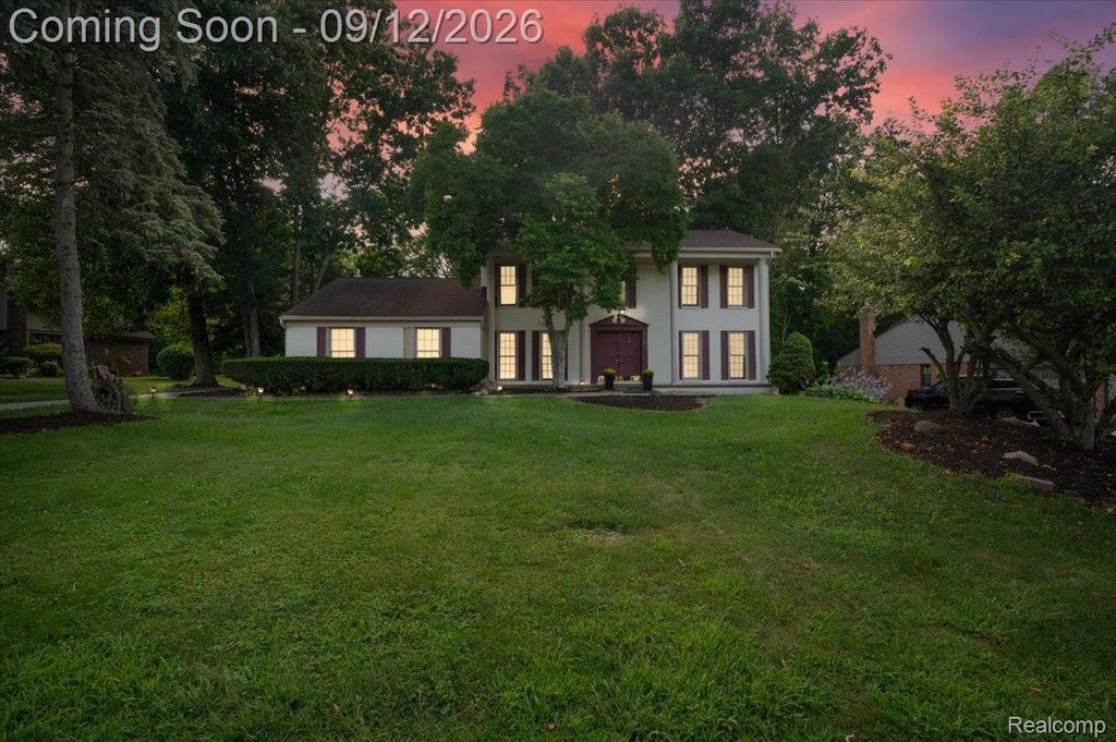 2196 Willow Leaf Drive, Rochester Hills city