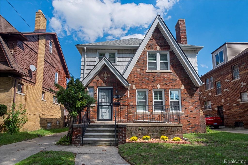 16570 Princeton, Detroit