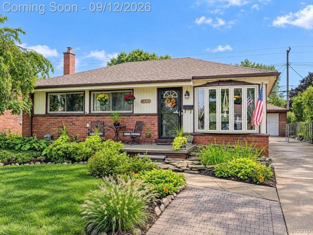 28759 Groveland Street, Roseville