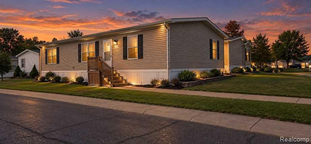 28958 Country Lane, Huron charter township