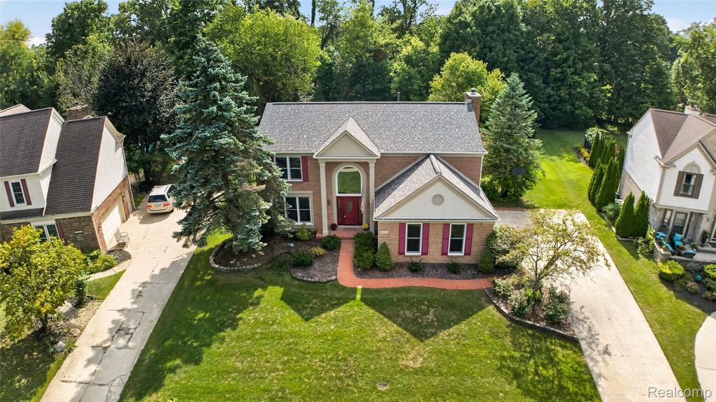 48323 Red Run Drive, Canton charter township
