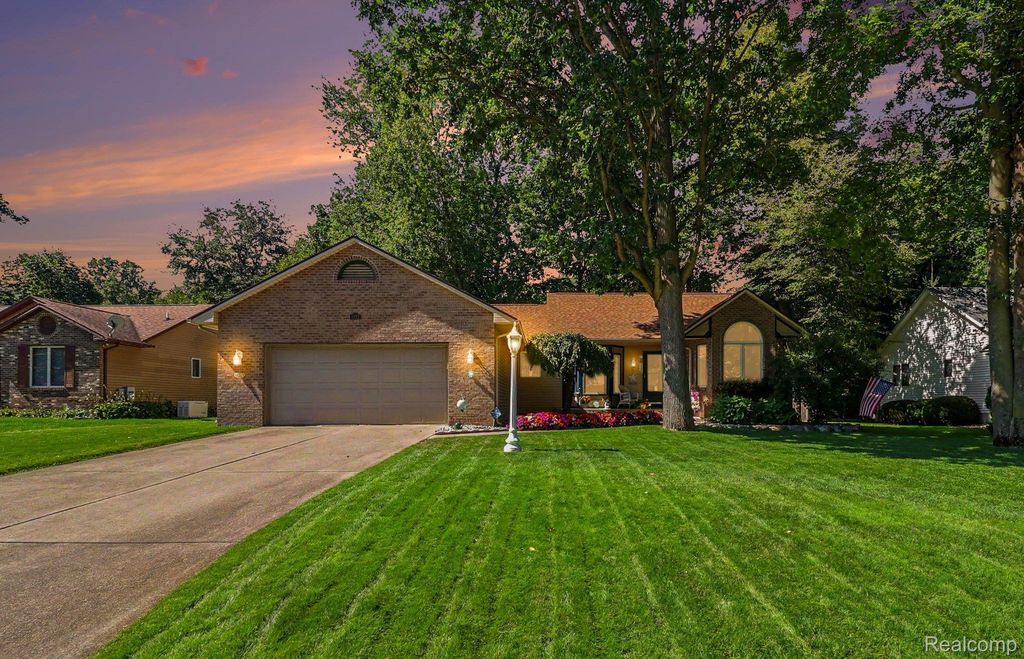5112 Mark David Drive, Gaines township