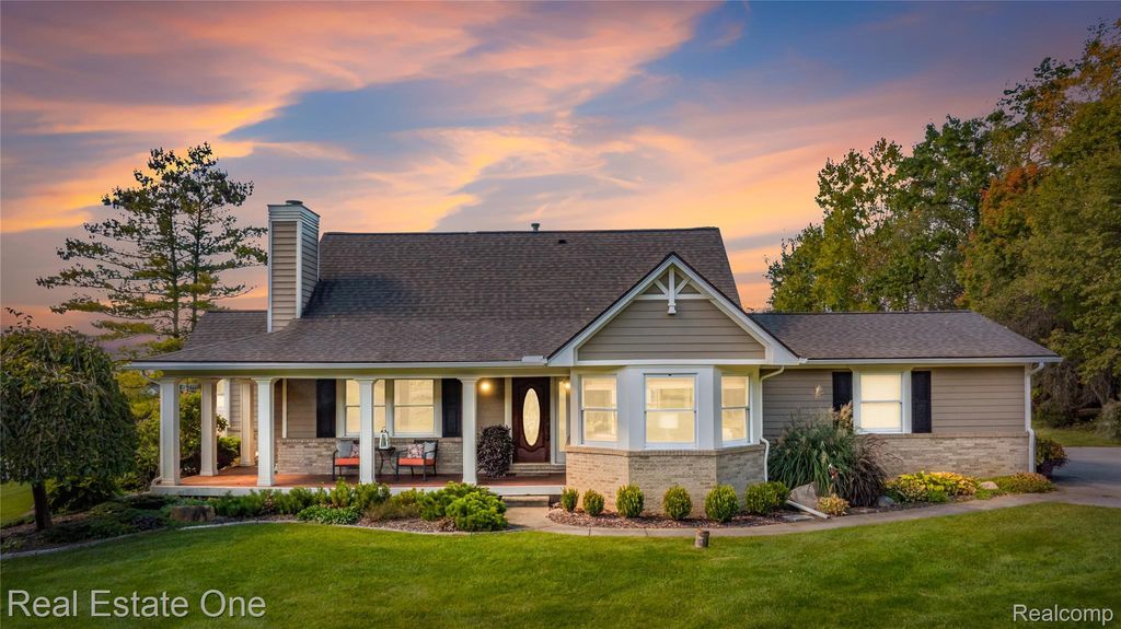 6029 Hidden Pines Trail, White Lake