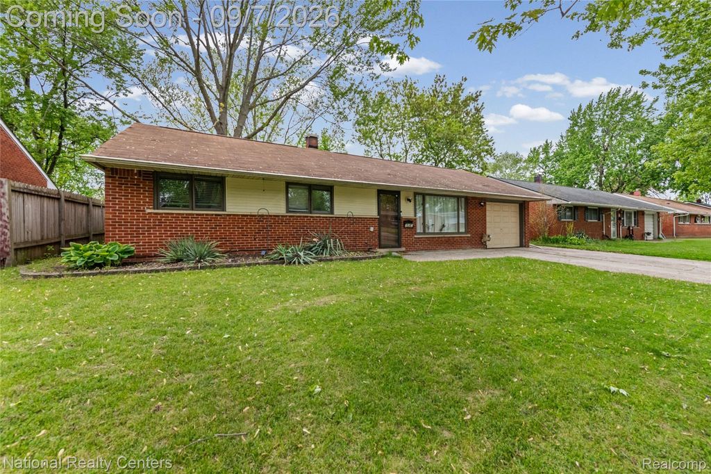 35463 Seville Street, Clinton charter township