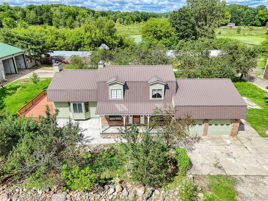 9225 Faussett Road, Tyrone township