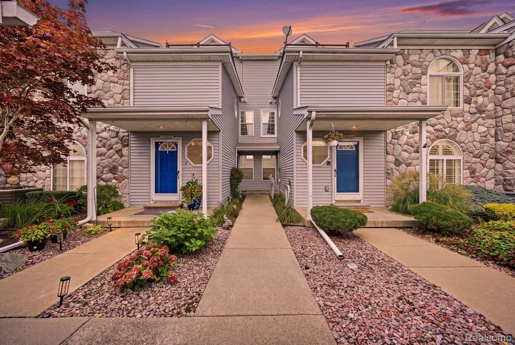 37810 Jefferson Avenue, Harrison Township