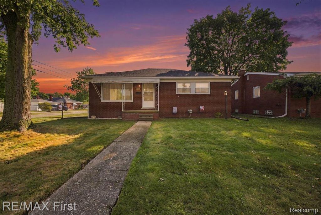 24704 Greenbrier Avenue, Eastpointe city