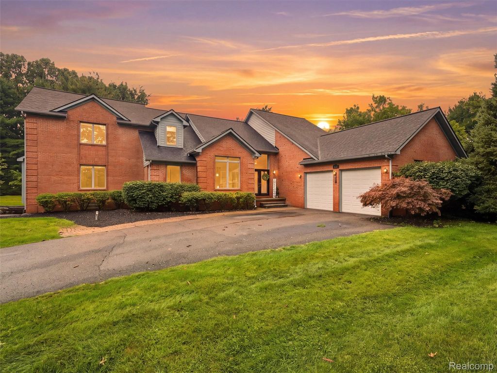 4700 Botany Glen, Commerce charter township