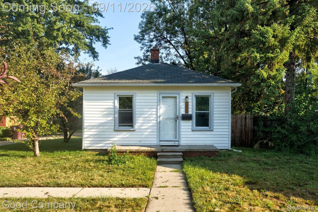 7239 Stephens Road, Center Line city