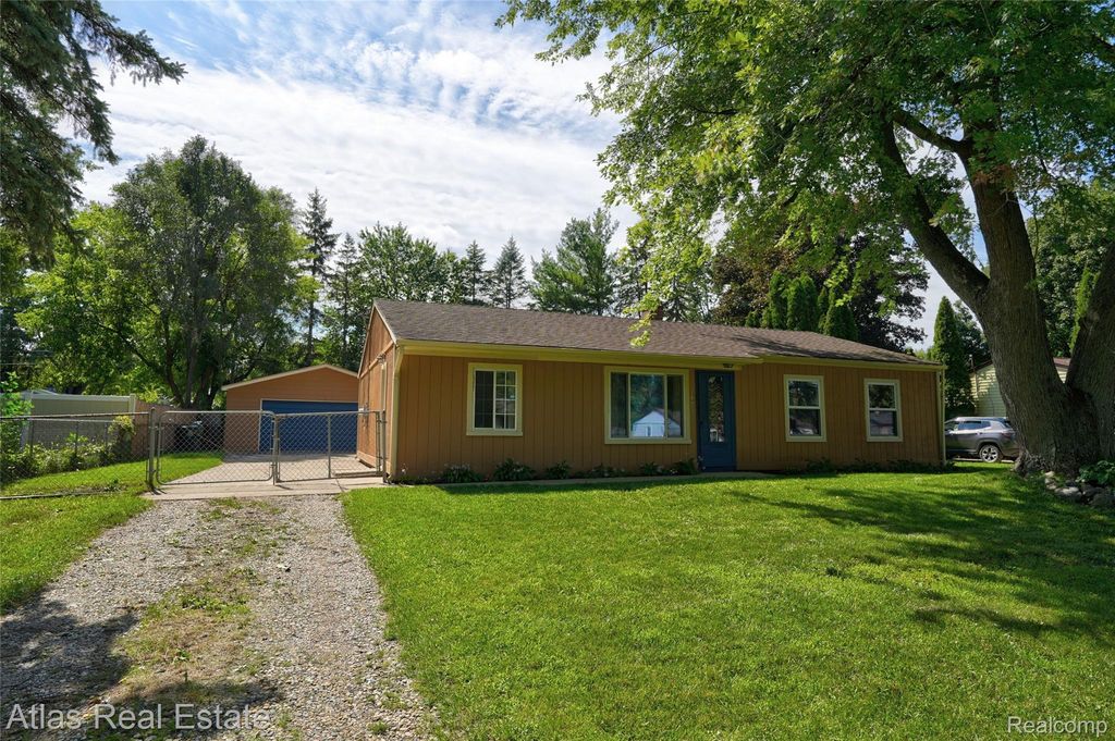 2479 Liter Road, Orion charter township