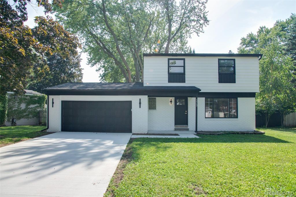 5969 Pleasant Drive, Waterford charter township