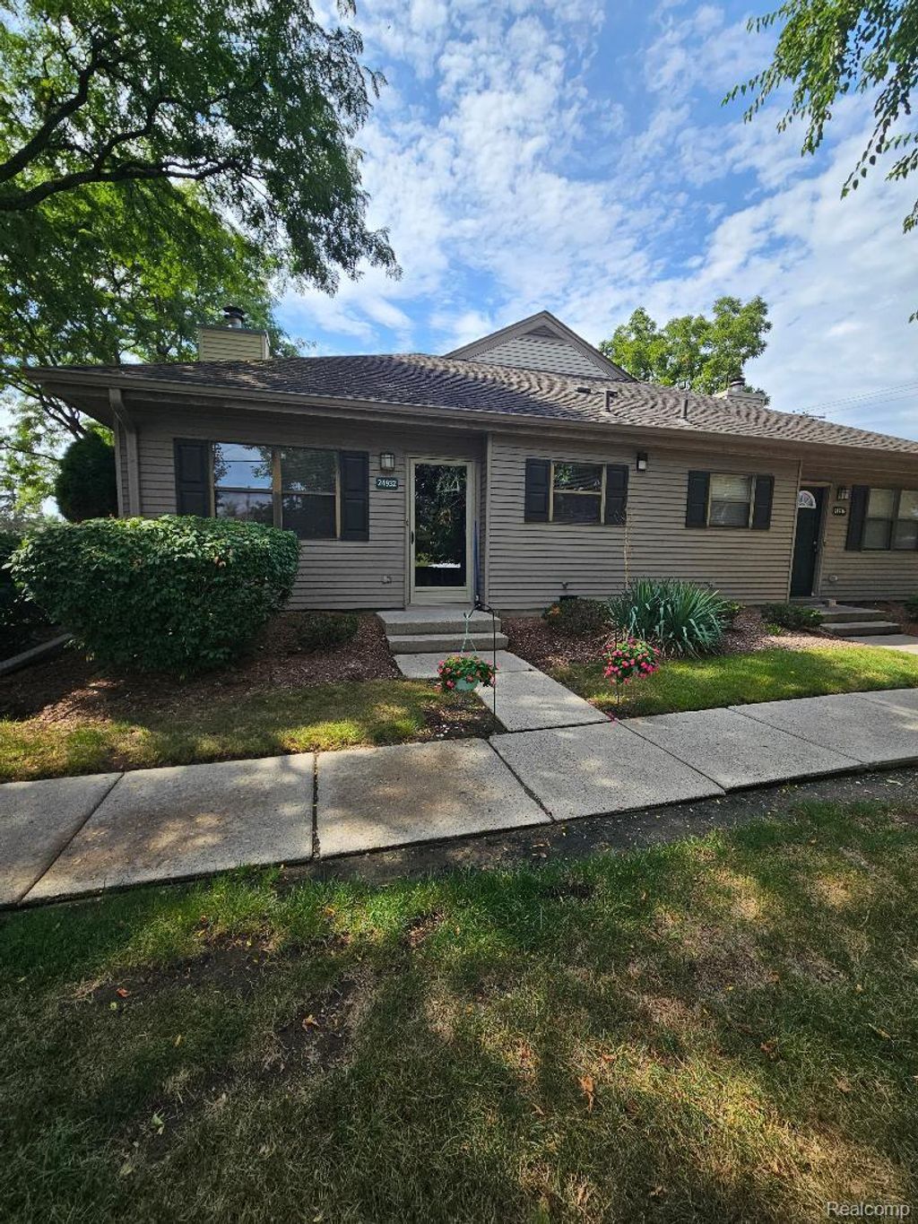 24932 Ne Auburn Lane 9, Southfield
