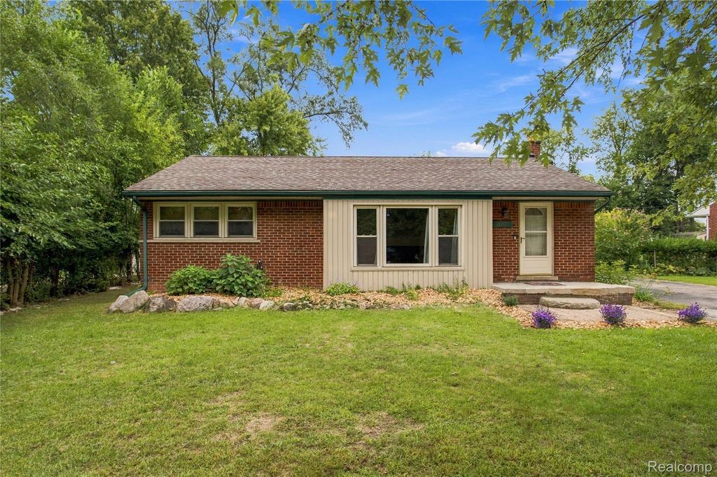 19200 Flamingo Boulevard, Livonia city