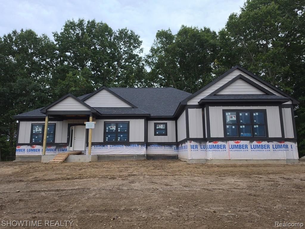4095 Metamora Ridge, Metamora