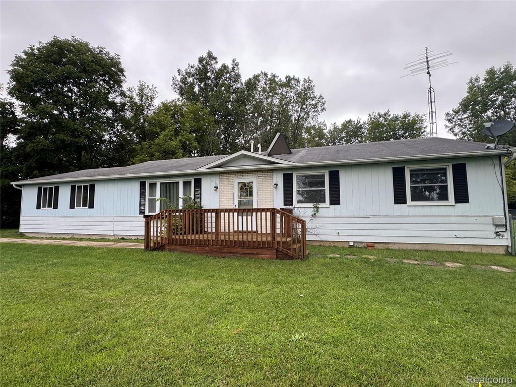 4272 Reid Road, Mundy township