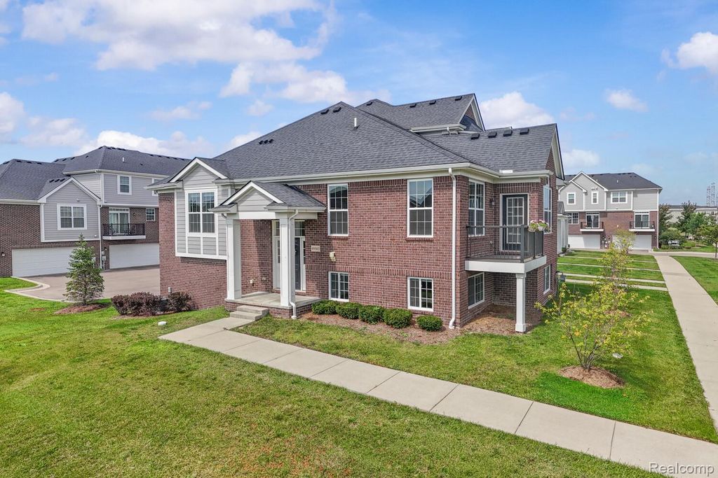 49503 Lantern Way 42, Canton charter township