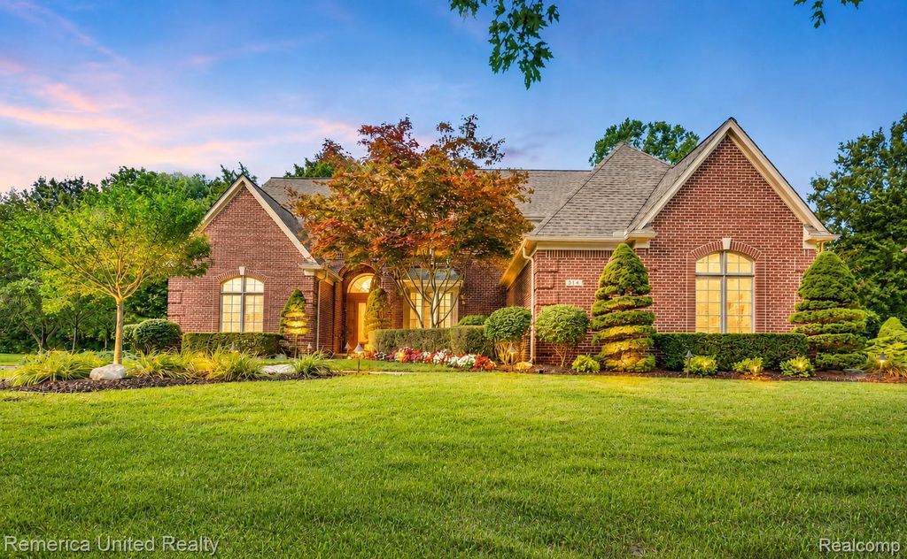 314 Armitage Drive, Canton