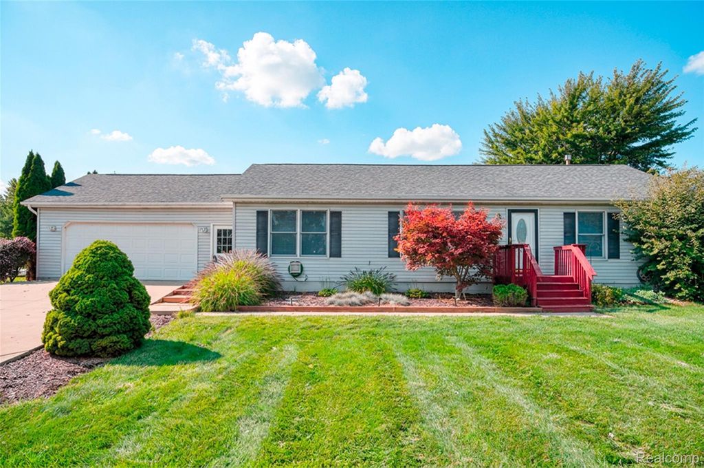 5451 Fleming Road, Howell township