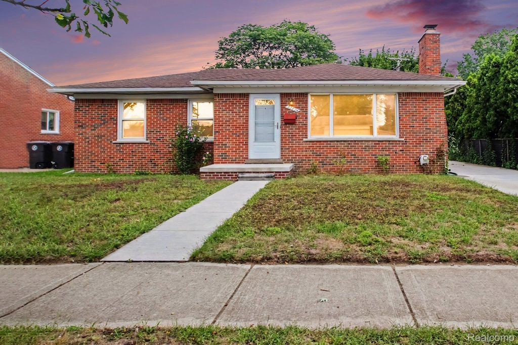 32824 Hees Street, Livonia