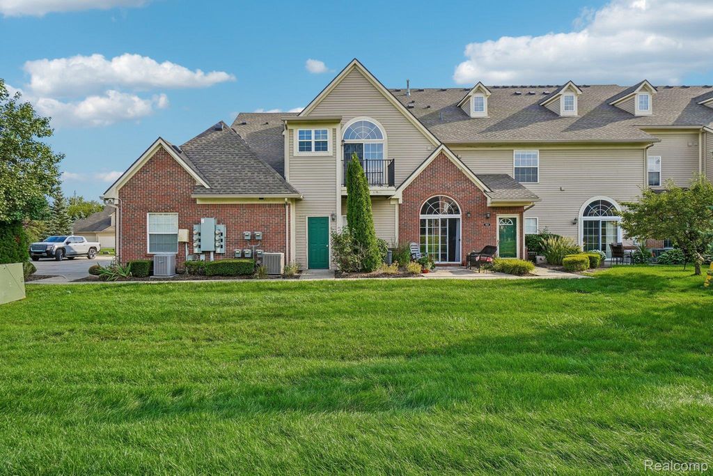 7821 Ambassador Drive, Shelby Twp