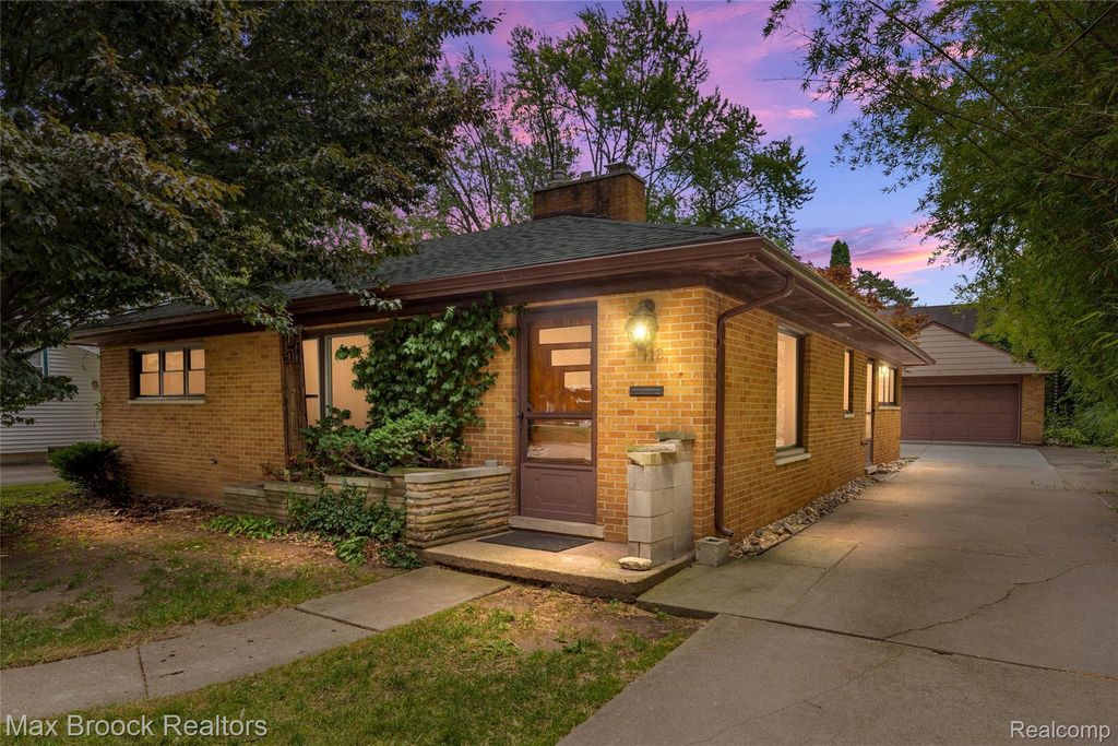 118 Midland Boulevard, Royal Oak