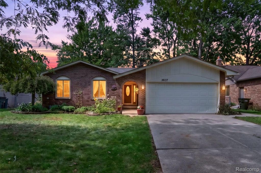 38137 Mount Kisco Drive, Sterling Heights