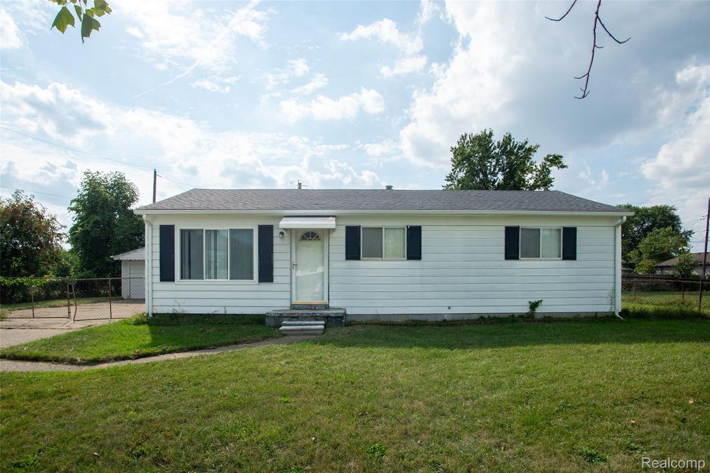 33711 Floyd Street, Clinton charter township