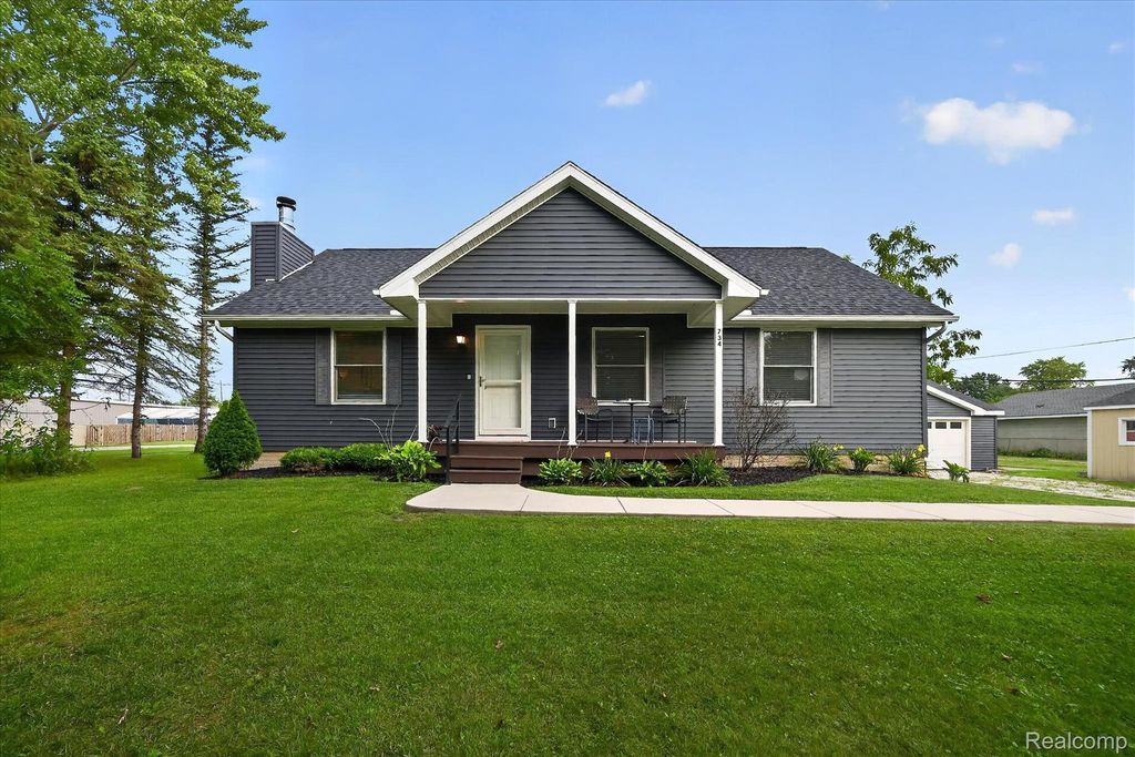 734 Kent Street, Carleton village