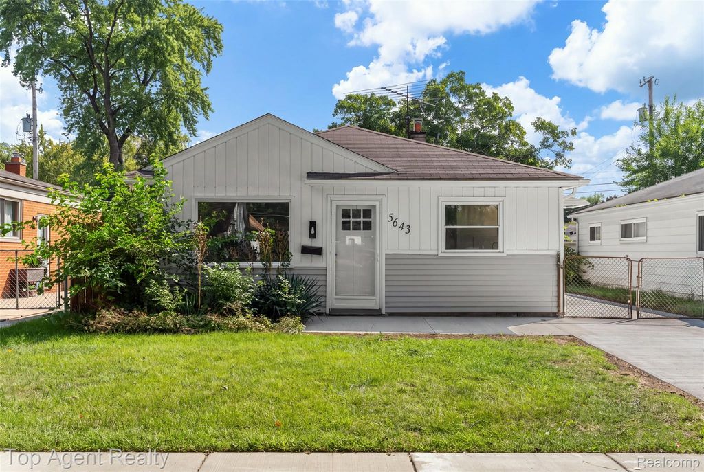 5643 Clippert Street, Dearborn Heights city