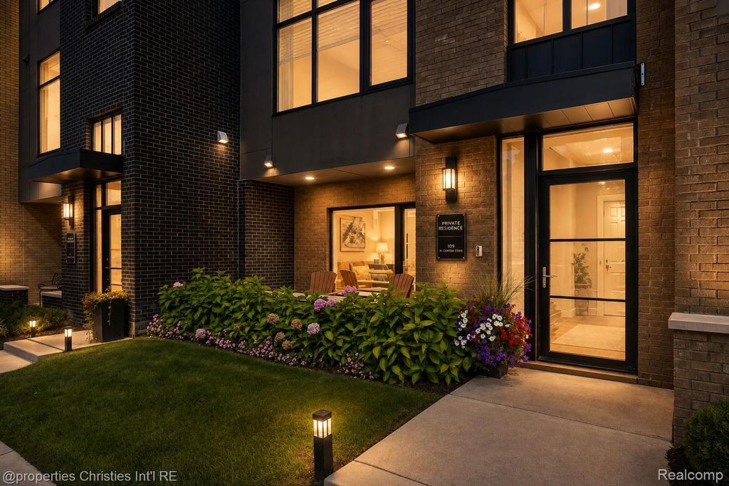 109 N Center Cove, Northville city