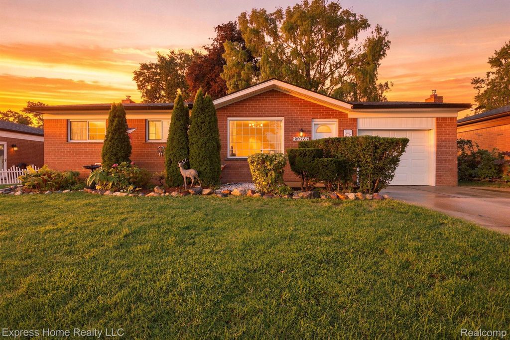 29737 Malvina Drive, Warren city