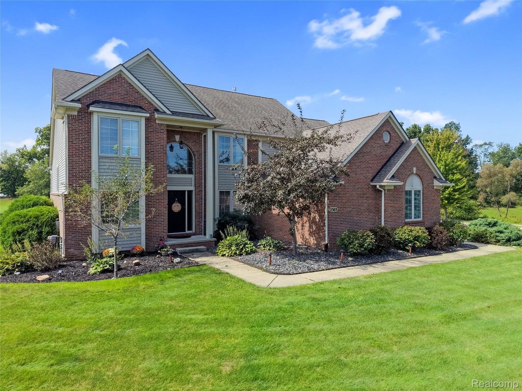 2303 Arciero Court, Hartland township