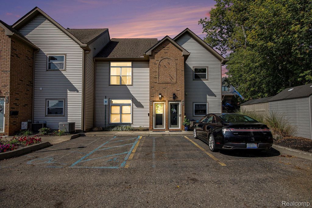 40 Park Island Drive 4, Lake Orion