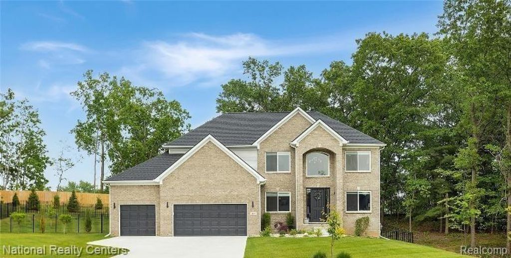 925 Guenevere Drive, Oxford charter township