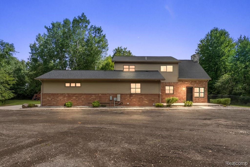 13392 Belsay Road, Thetford township