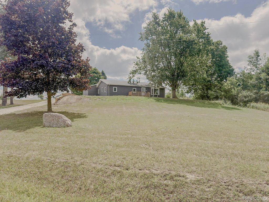 12248 E Atherton Road, Davison township